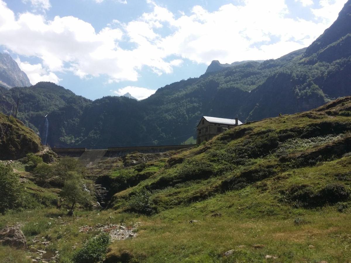 Appartement T2 4 Personnes Wifi Et Climatisation Bagnères-de-Luchon Εξωτερικό φωτογραφία